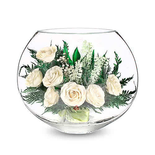 Айвори розы в малой плоской круглой вазе
