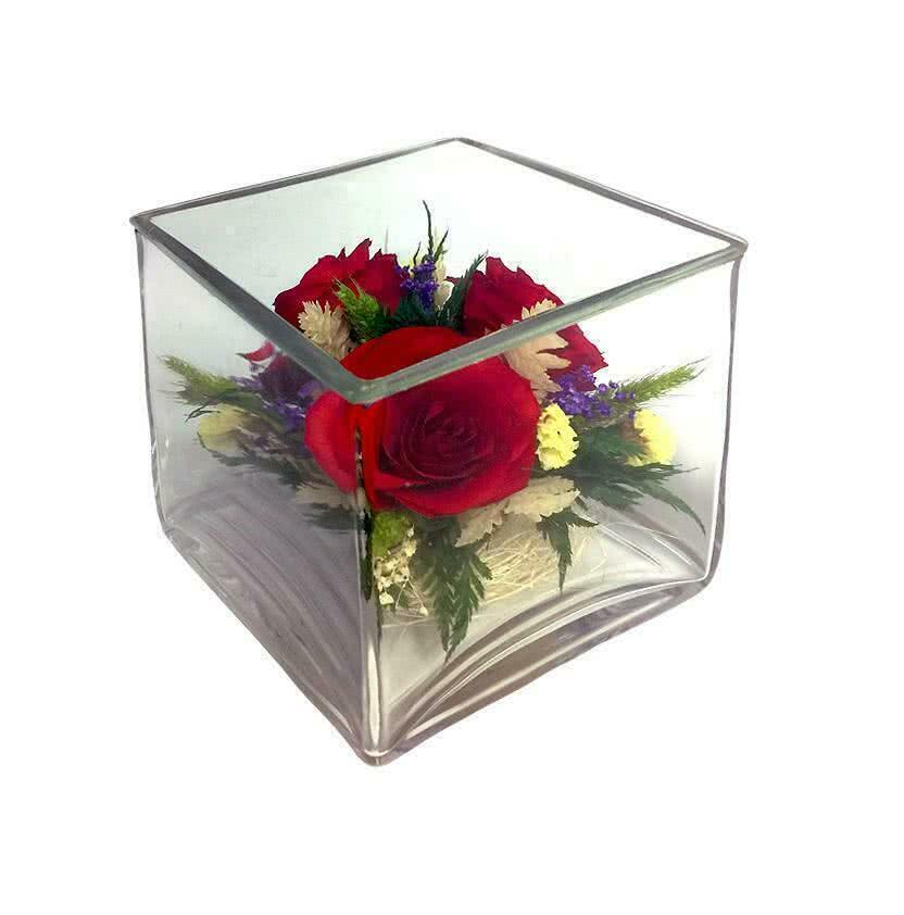 Куб с цветами внутри. Цветы в вакууме. Живые цветы в вакууме. Букет в стекле. Цветы в стекле цветы в вакууме.